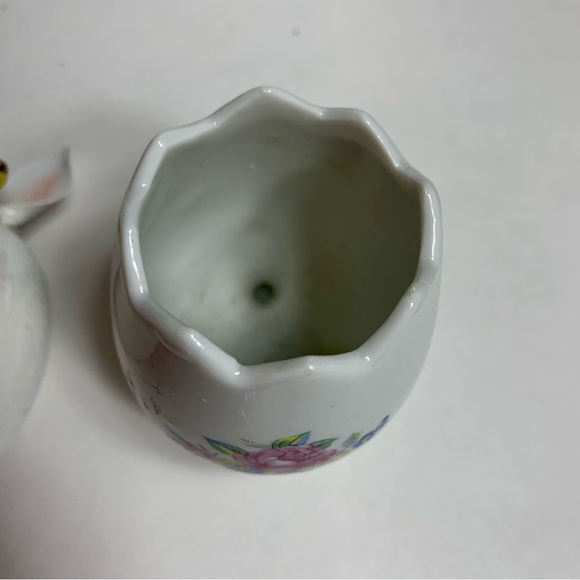 Vintage bone china egg vase with adorable hand made bunny rabbit head. - Picture 5 of 10